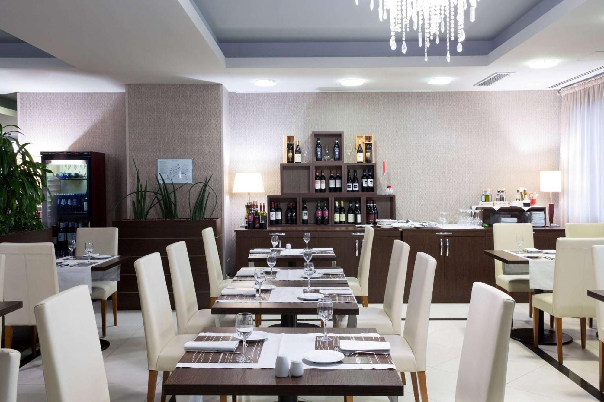 Hotel Dolce By Wyndham Milan Malpensa Somma Lombardo Zewnętrze zdjęcie